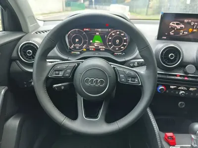 Audi Q2L e-tron