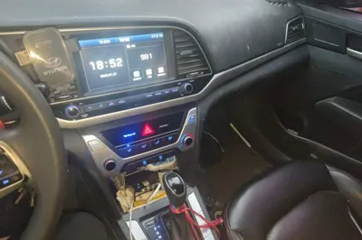 Hyundai Elantra (6th Generation