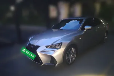 Lexus IS