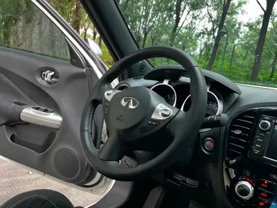 Infiniti ESQ