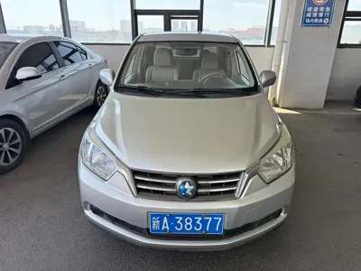 Venucia D50