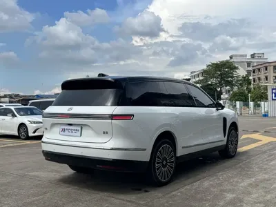 Nio ES8