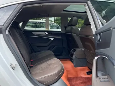 Audi A7L