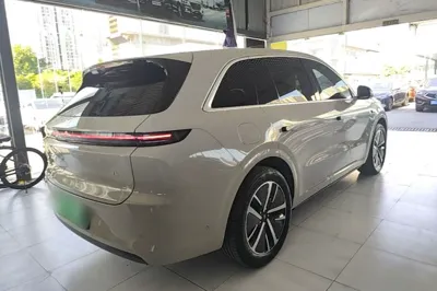 Li Auto L6