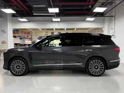 Nio ES8