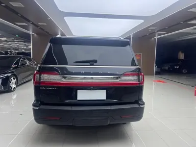 Lincoln Navigator