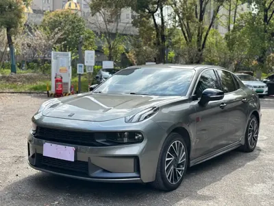 Lynk & Co 03