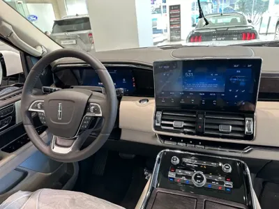 Lincoln Navigator