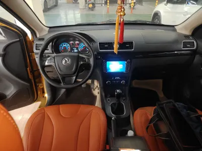 Dongfeng Fengon 370