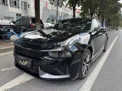 Lynk & Co 03