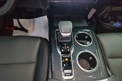 Hongqi HS3 PHEV