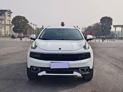 Lynk & Co 01