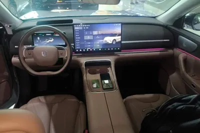 Leapmotor C11