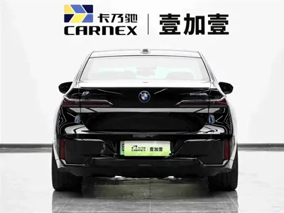 BMW i7