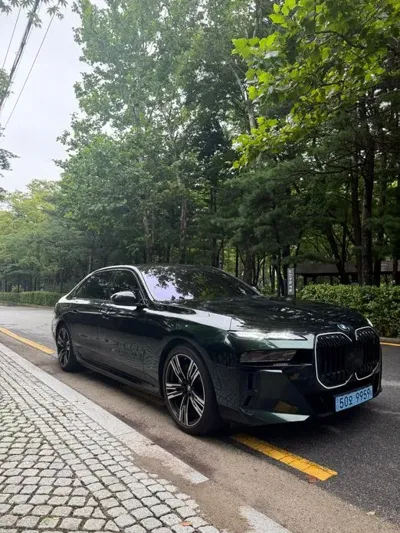 BMW i7
