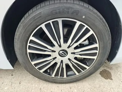 GAC Motor 传祺E8 PHEV