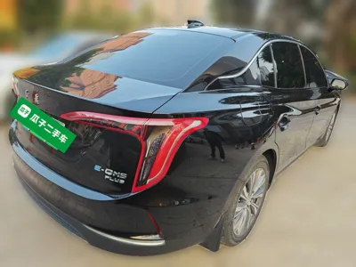 Hongqi E-QM5