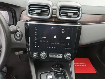 Lynk & Co 02
