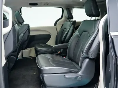 Chrysler Grand Voyager PHEV (Import)