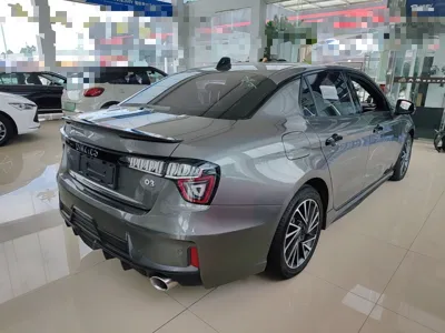 Lynk & Co 03