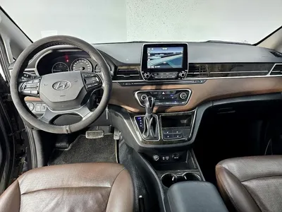Hyundai Starex