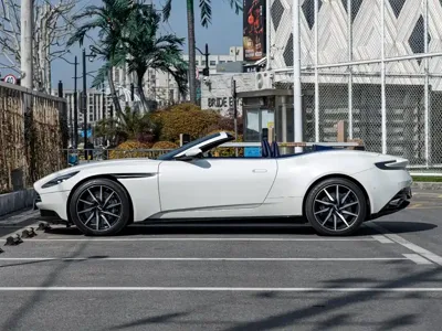 Aston Martin DB11