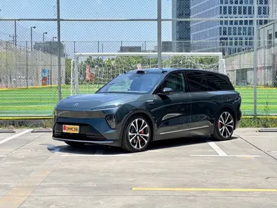 Nio ES8
