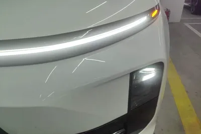 Li Auto L6