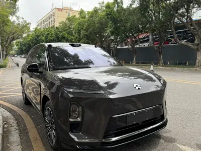 Nio ES8