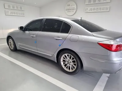 Hyundai Genesis