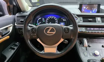 Lexus CT200h