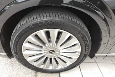 ONVO Luxeed L90