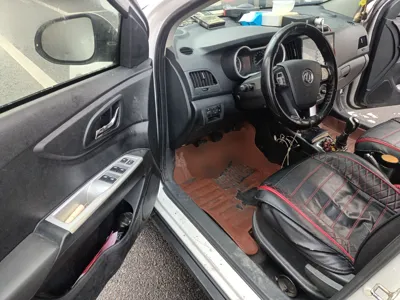 Dongfeng Aeolus AX3