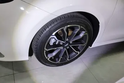 Geely Auto Binray