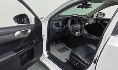 Lexus CT200h