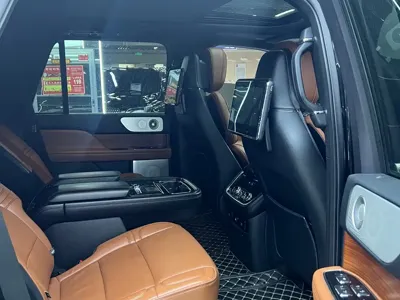 Lincoln Navigator