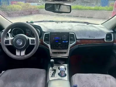 Jeep Grand Cherokee (Import)