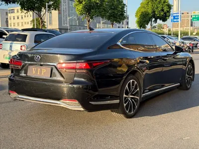 Lexus LS