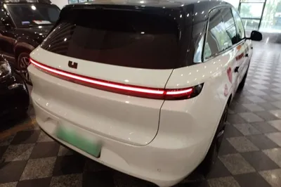 Li Auto L6