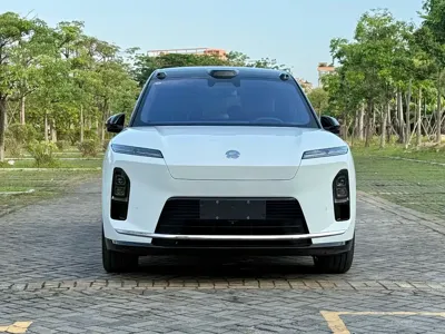 Nio ES8