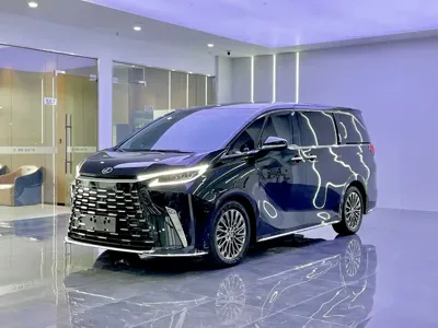Lexus LM