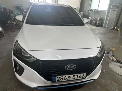 Hyundai Ioniq