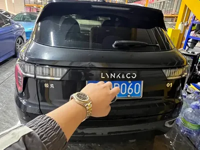 Lynk & Co 01