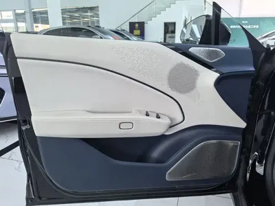 Zeekr 007