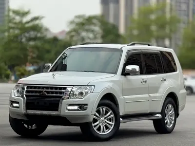 Mitsubishi Pajero (Import)