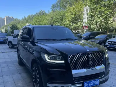 Lincoln Navigator
