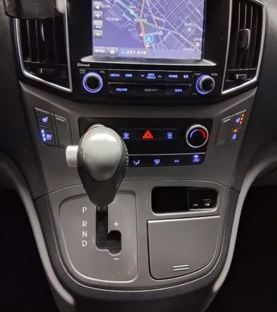 Hyundai Starex