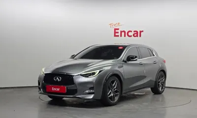 Infiniti Q30