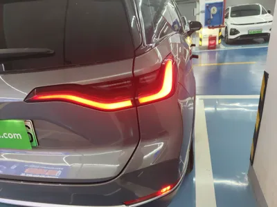Nio ES8
