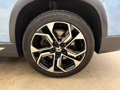 Nio ES8